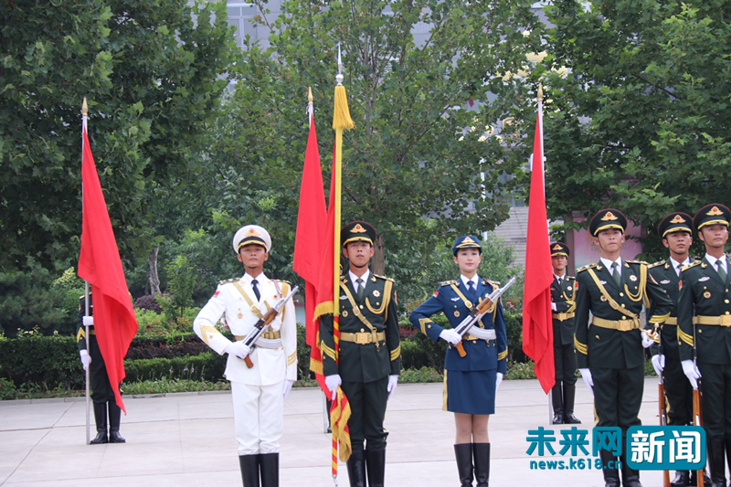 三军仪仗队标兵就位，荣耀与责任的象征，三军仪仗队标兵就位，荣耀与责任的交汇