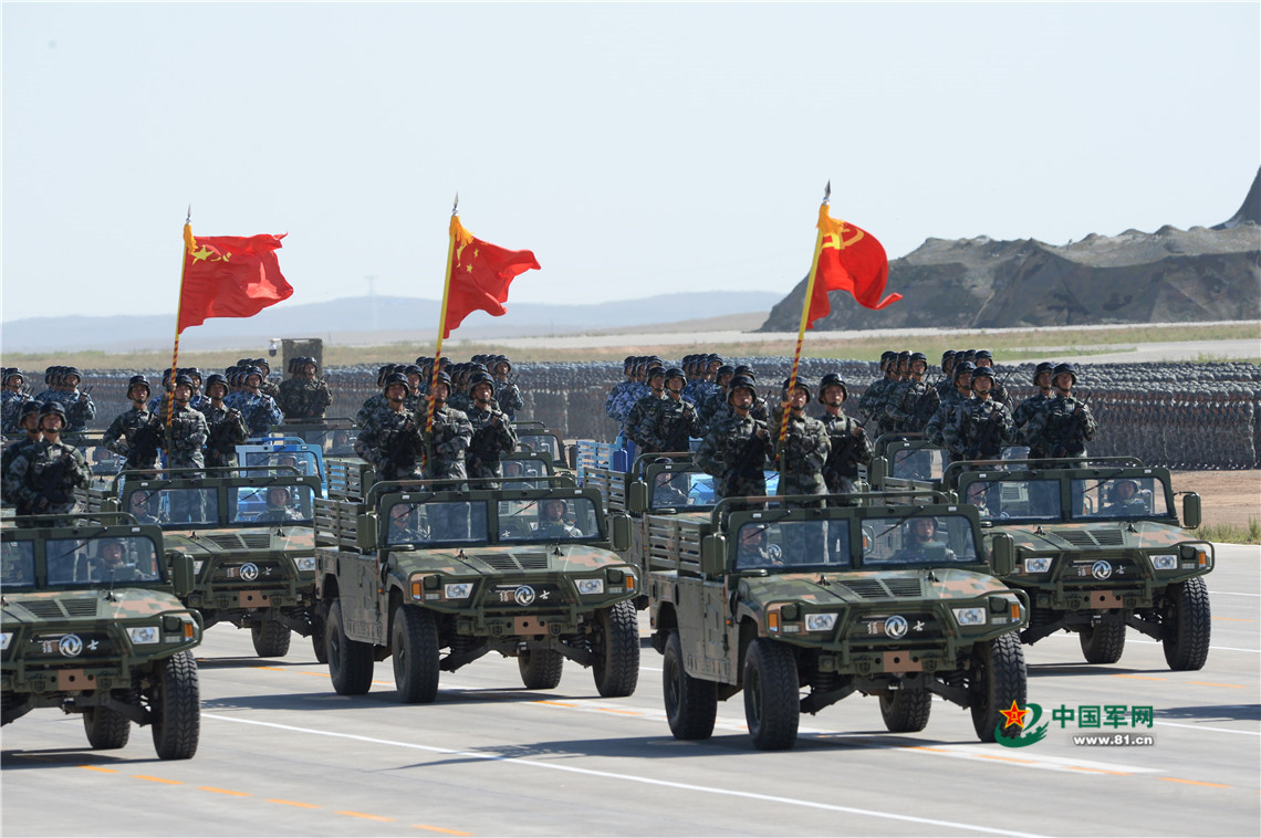外国人眼中的朱日和阅兵视频，军事盛事与民族精神的展现，外国人视角下的朱日和阅兵，军事盛事与民族精神的全球聚焦