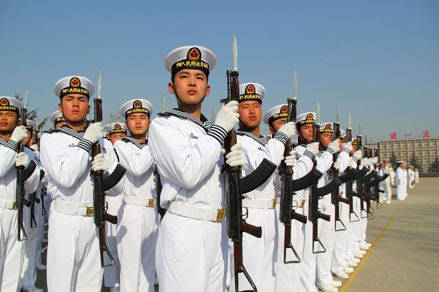海军中将田中阅兵照片高清，历史影像中的壮丽瞬间，海军中将田中阅兵历史影像，壮丽瞬间高清照片揭秘
