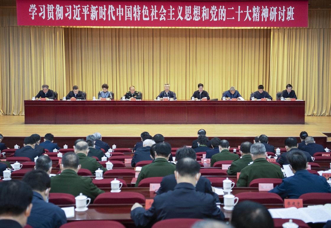 新一届政治常务委员简历概览，新一届政治常务委员简历概览，背景、经历与成就一览