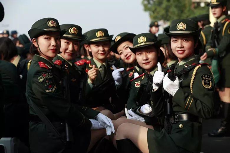 阅兵第一个方队，荣耀与力量的象征，阅兵首队，荣耀与力量的汇聚