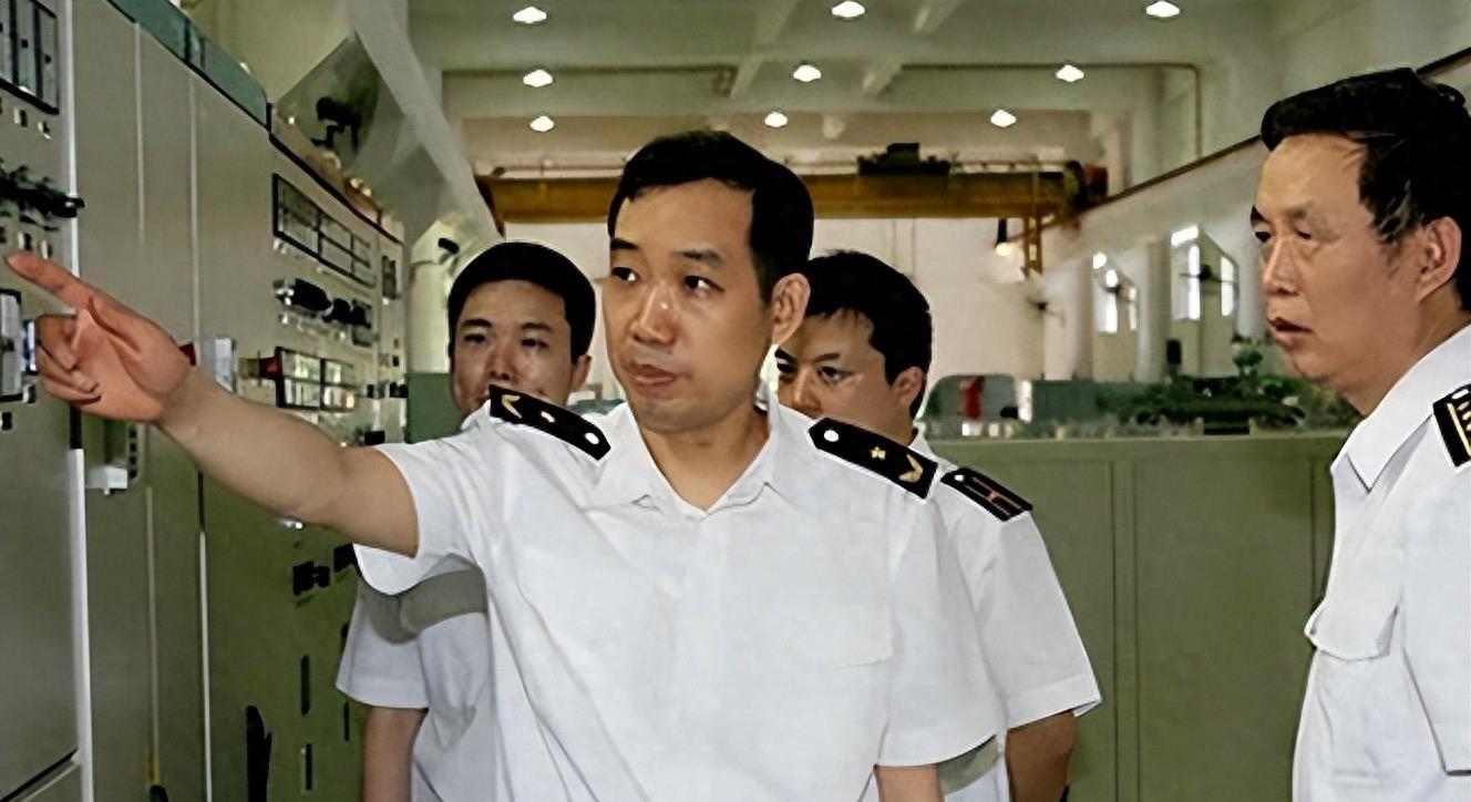 福特号航空母舰成本，深度探究与解析，深度探究与解析，福特号航空母舰的成本之谜