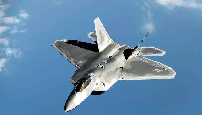 歼20与F-22，究竟谁更胜一筹？，歼20与F-22对决，谁更胜一筹？