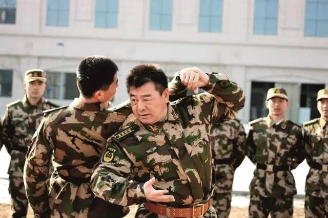 中国人民武装警察部队特种警察学院是否招收女生，解析与探讨，中国人民武装警察部队特种警察学院招收女生的解析与探讨