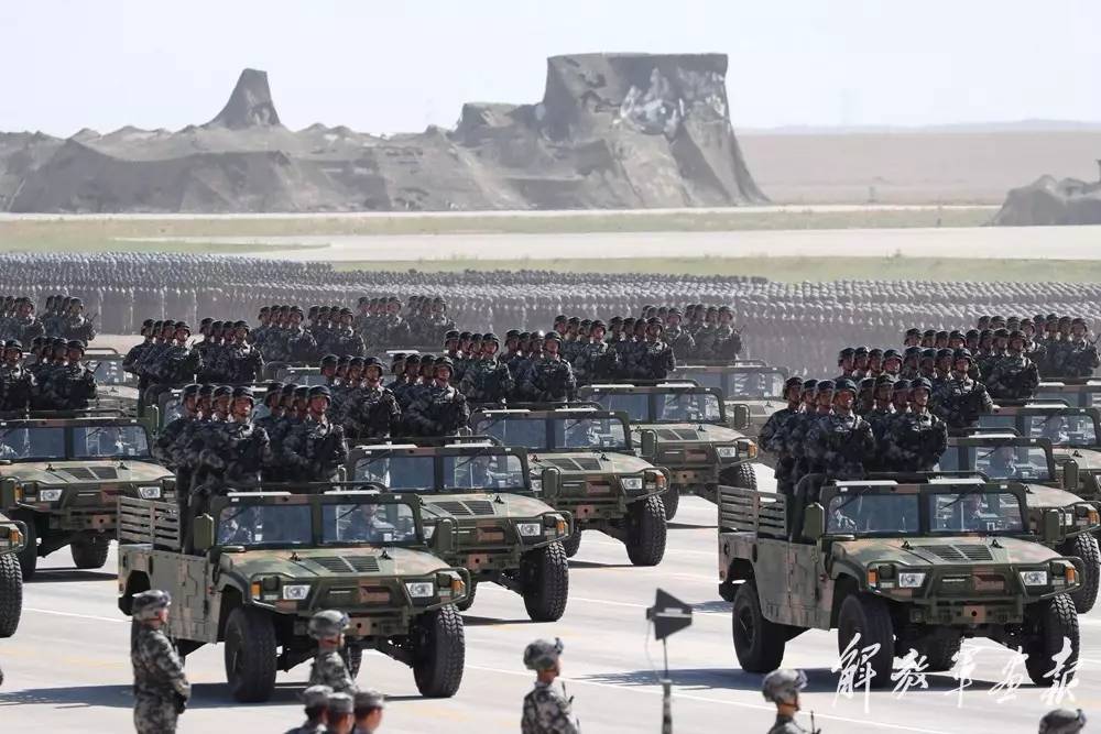 朱日和阅兵的简介，朱日和阅兵，军事盛况概览