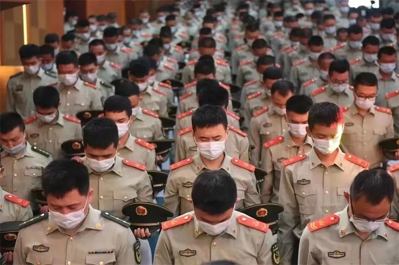 烈士与一等功，究竟哪个更为厉害？，烈士与一等功，荣誉背后的深度解读与对比
