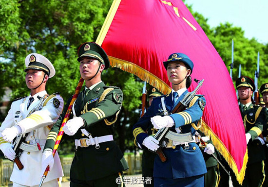 三军仪仗队女兵方队中的璀璨明珠——程诚，三军仪仗队女兵方队中的耀眼之星——程诚