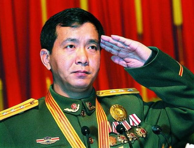 独臂将军丁晓兵，逆境中的英勇奋斗与坚韧不拔，独臂将军丁晓兵，逆境中的英勇奋斗与坚韧意志