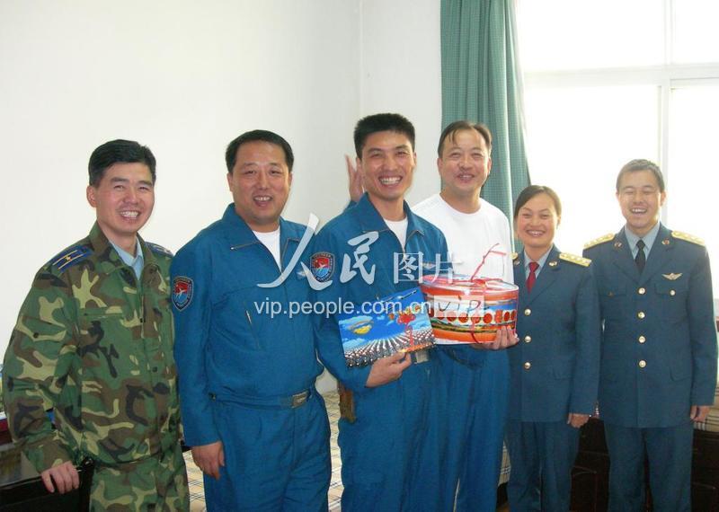 兰州空军部队概览，荣耀与责任并存，兰州空军部队概览，荣耀与责任同行