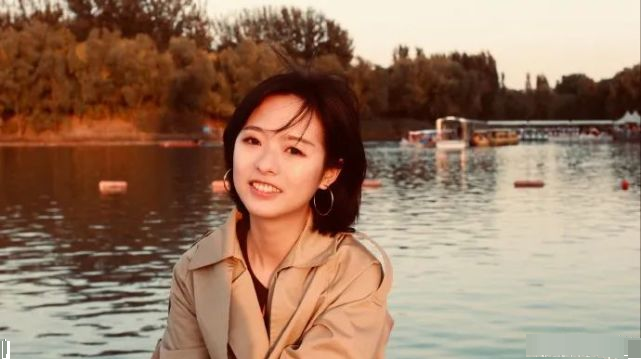 军事频道冯琳，一位军事新闻工作者的风采与担当，冯琳，军事新闻工作者的风采与担当责任