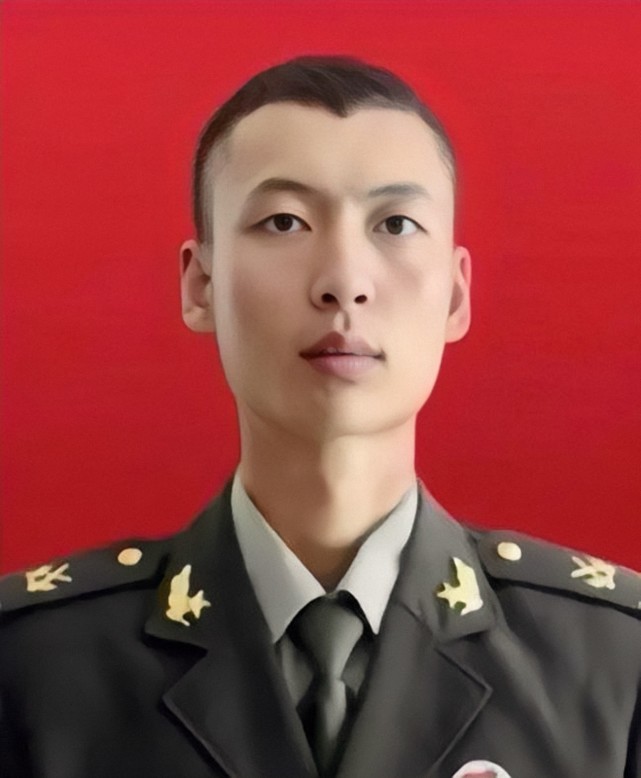 肖思远在哪里挥洒青春热血——一位普通士兵的军营生活，肖思远军营生活中的青春热血，普通士兵的奋斗篇章