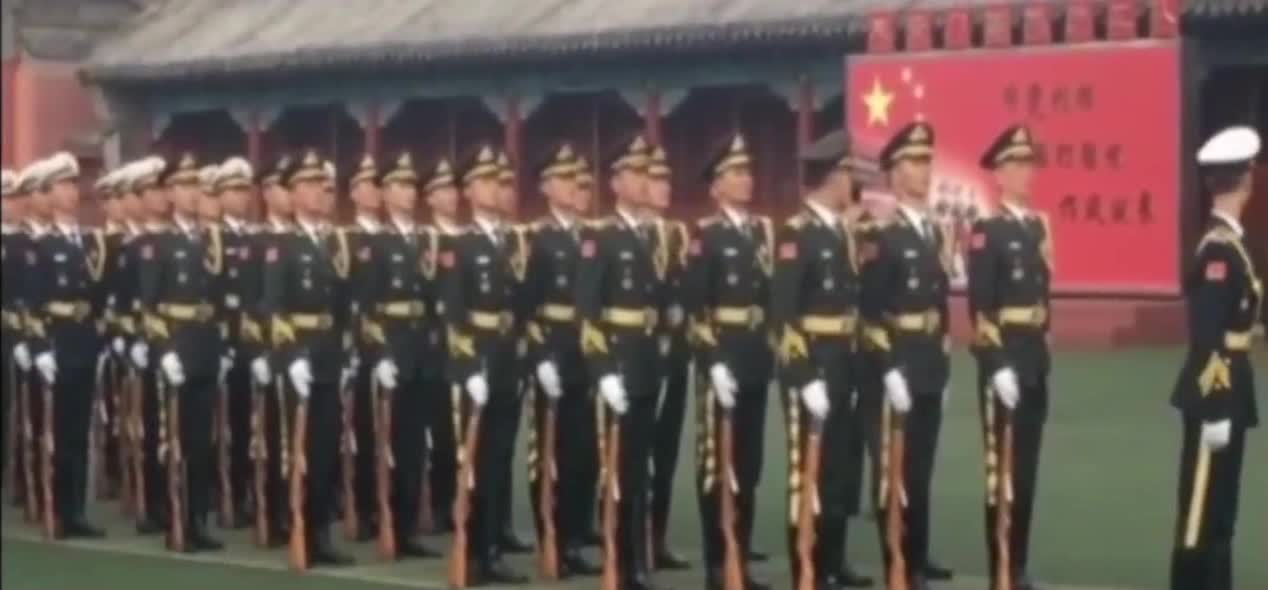 荣耀与责任（或责任与荣耀）
