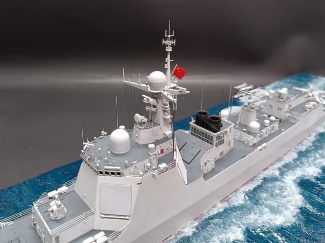 中国海军172号导弹驱逐舰，新时代的海上卫士，中国海军172号导弹驱逐舰，新时代的海上卫士风采