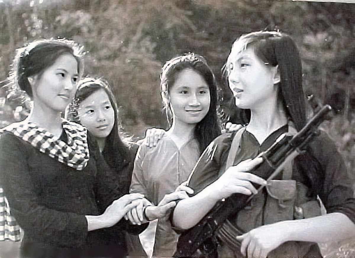 中国女兵施黛与越南兵的小说，跨越国界的友谊与勇气，跨越国界的友谊与勇气，中国女兵施黛与越南兵的故事