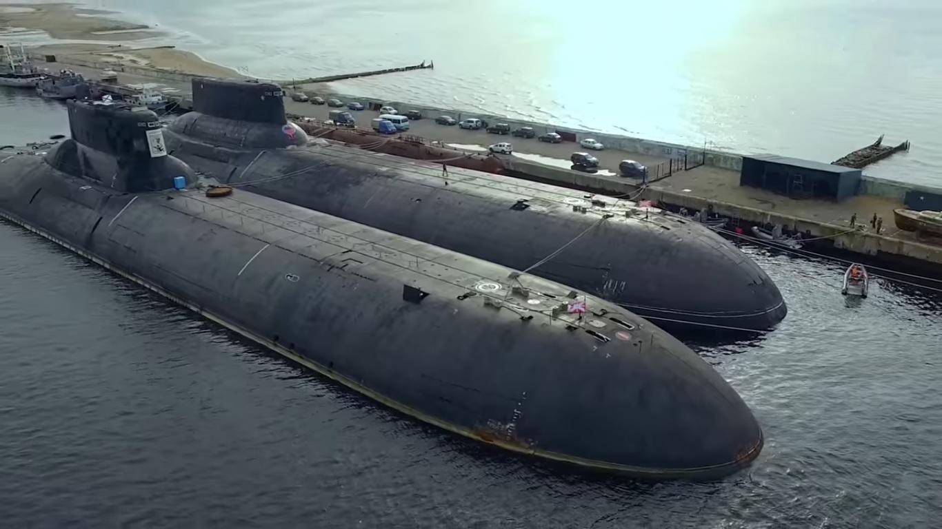 大型潜艇，深海探索的无尽魅力，深海探索的魅力，大型潜艇的冒险之旅