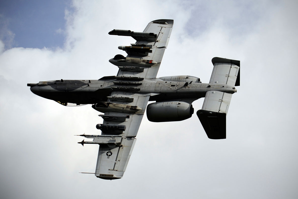 A-10攻击机集锦，雷霆之翼的卓越表现，A-10攻击机精彩瞬间集锦，雷霆之翼的非凡战力