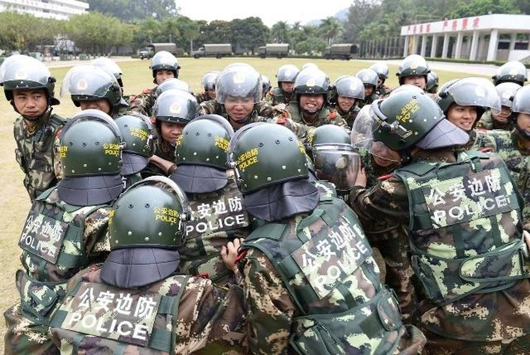 边防武警士兵转为警察，职业转型与国家安全的深化保障，边防武警士兵转岗警察，职业转型助力国家安全深化保障