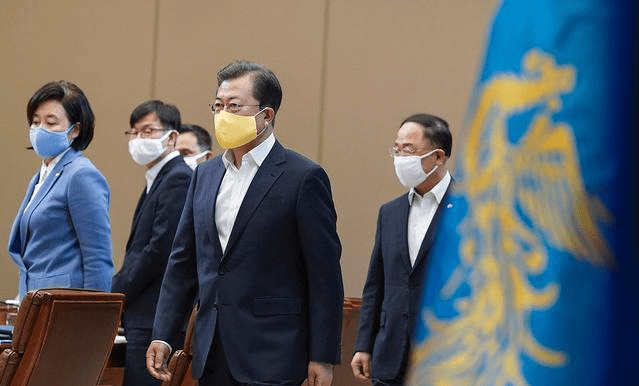 文在寅向韩国开炮，重塑国家未来的坚定决策，文在寅开炮重塑韩国未来，坚定决策引领国家走向新篇章