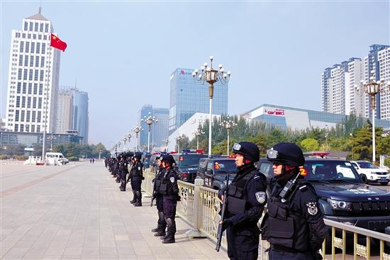 中国特种部队全副武装图片，展现力量与荣耀，中国特种部队全副武装展示力量与荣耀的瞬间图片