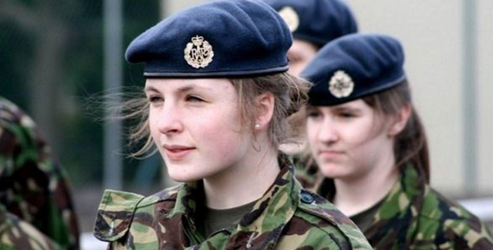中国女兵图片2009，历史与现代的交汇，中国女兵图片2009，历史与现代的交融风采