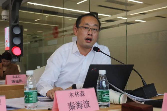 秦海波，浪潮中的勇者，秦海波，浪潮中的勇者领航者