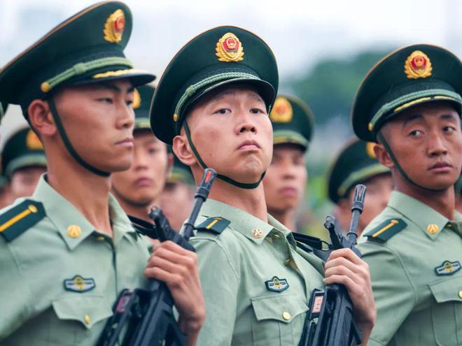 探索未来，2024武警常服的设计与功能，揭秘未来，2024武警常服设计与功能探索