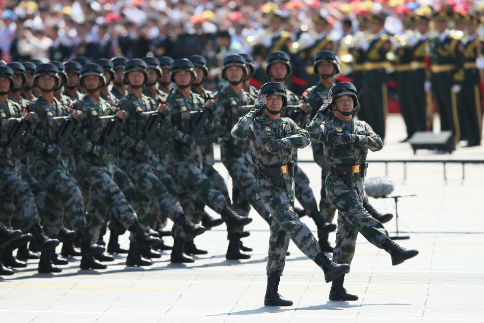壮丽瞬间，回顾中国盛大的阅兵仪式——以纪念中国抗战胜利和世界反法西斯战争胜利70周年阅兵式为例（2015年），纪念抗战胜利70周年，中国盛大阅兵式的壮丽瞬间（2015年）