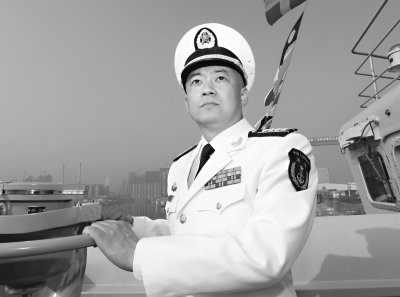 辽宁舰政委的级别与职责，辽宁舰政委的级别与职责解析