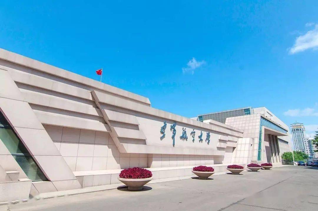 中国空军大学与航空航天大学的区别，中国空军大学与航空航天大学的差异解析