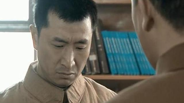 亮剑裤裆里藏手榴弹，英勇与智慧的象征，亮剑，英勇与智慧，裤裆藏手榴弹的壮举
