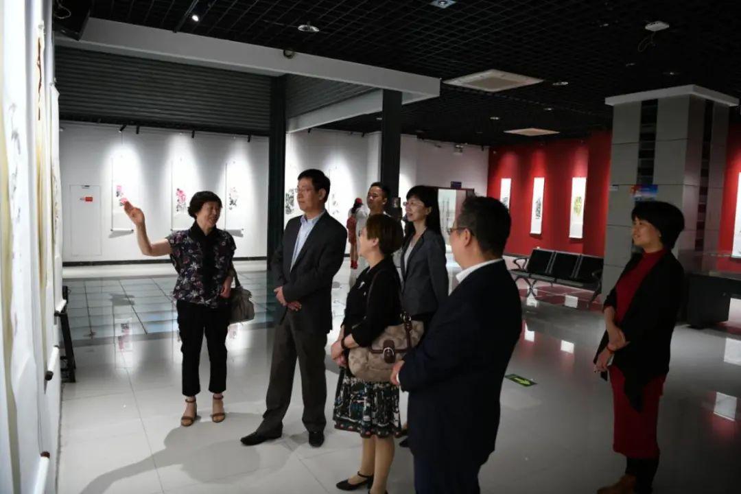 海峡两岸，共融共生，共创未来，海峡两岸共创未来，共融共生携手前行