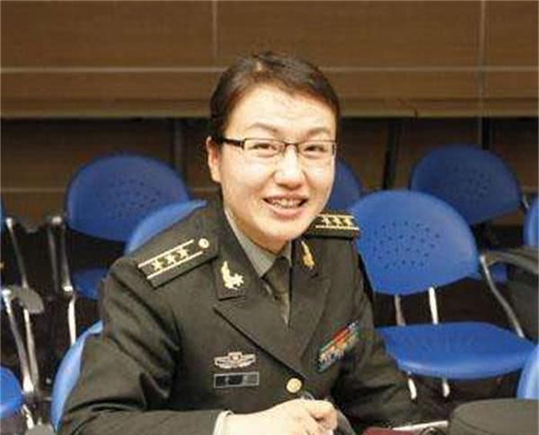 国防大学三位美女教授的风采与贡献，国防大学三位美女教授，风采展现与卓越贡献