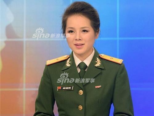 军事频道女主持纪，闪耀荧屏的军事之花，军事频道女主持纪，荧屏上的军事之花闪耀光芒
