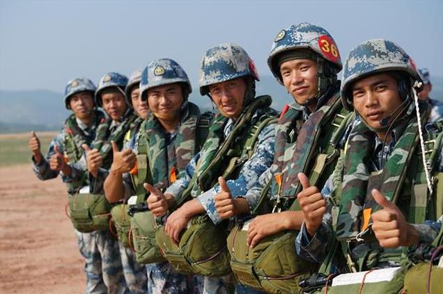 CCTV-2大学生士兵电视剧，青春热血的军旅生涯展现，CCTV-2大学生士兵电视剧，热血青春军旅生涯的展现