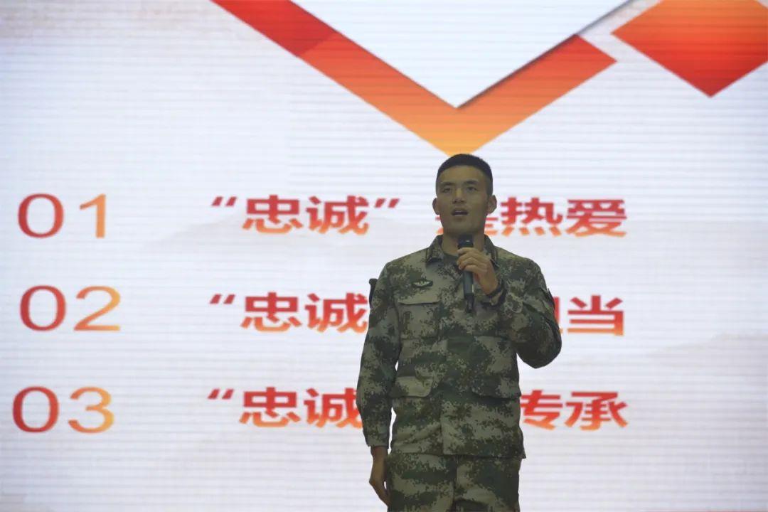 强军感想，奋进新时代的征程，新时代强军感悟，奋进征程中的力量与荣耀