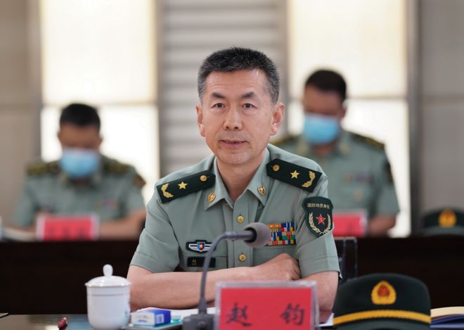 新疆军区司令员彭勇，铁血将军的边疆使命，新疆军区司令员彭勇，铁血将军肩负边疆使命