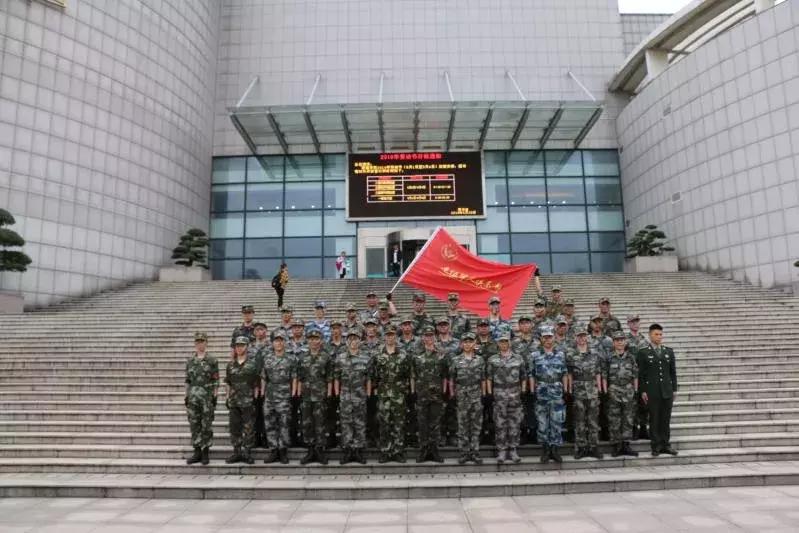 大学生为什么要当兵，大学生为何选择参军入伍？