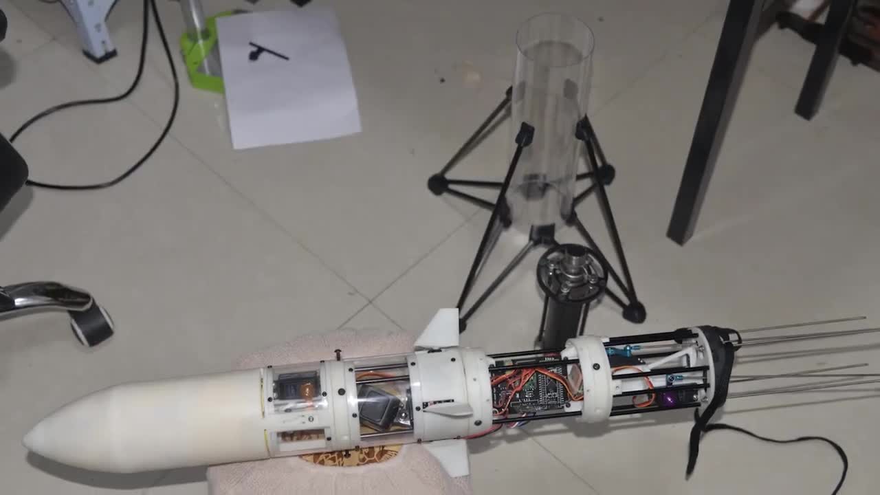 自制火箭成功发射，一位优秀00后大学生的辉煌成就，自制火箭成功发射，一位优秀00后大学生的辉煌成就震撼全球