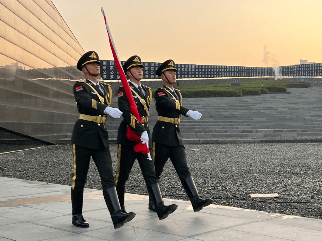 三军仪仗队升国旗的人数及其背后的意义，三军仪仗队升国旗人数背后的深刻意义