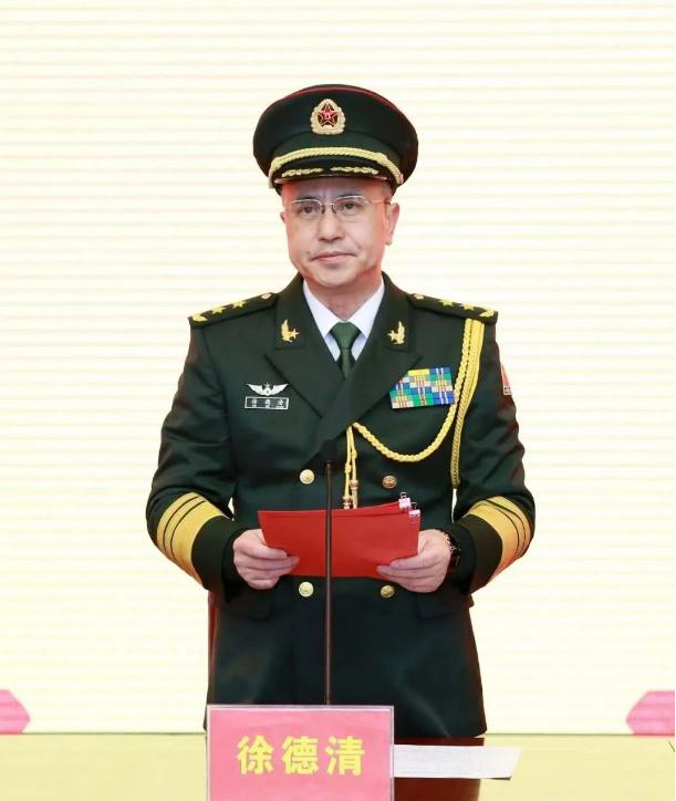 中将履新南部战区，新的篇章，新的挑战，南部战区新任中将将领面临的挑战与篇章开启