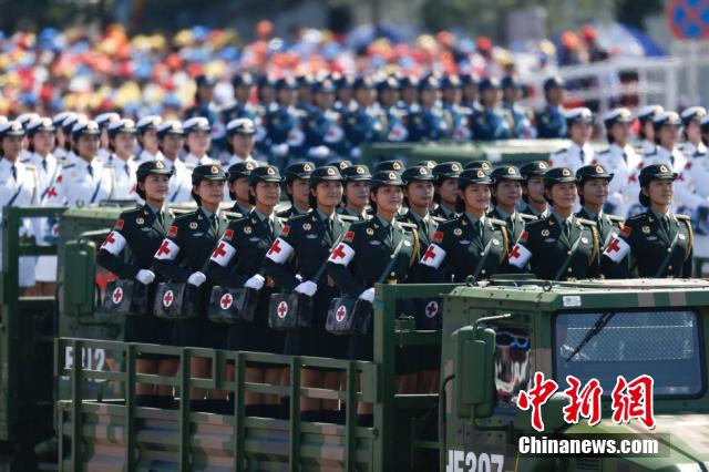 白求恩医疗方队视领新时代的医疗事业，白求恩医疗方队引领新时代医疗事业前行