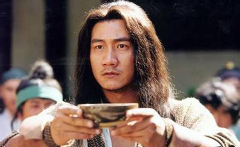 与巨头公司开战的小说，挑战与逆袭的传奇故事，挑战巨头，逆袭之战传奇故事