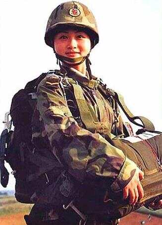 中国女兵照片大全高清，展现飒爽英姿的巾帼英雄，中国女兵高清照片大全，飒爽英姿的巾帼英雄风采展示
