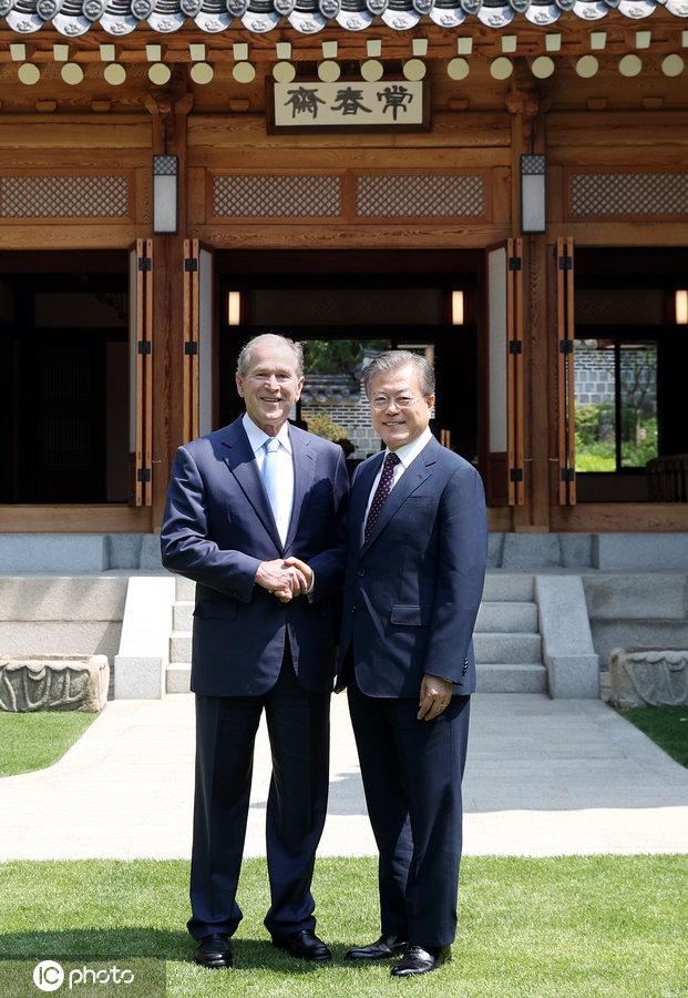 卢武铉与文在寅，两位韩国政治巨人的交汇与对比，卢武铉与文在寅，韩国政治巨人的交汇与对比分析