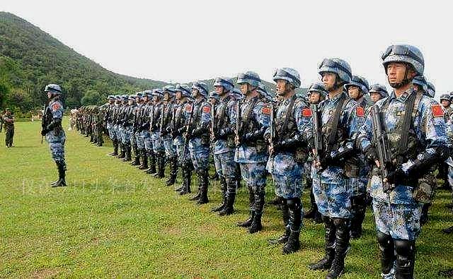 武警19式星空迷彩服，新时代军迷的新宠，武警19式星空迷彩服，新时代军迷的新宠选择