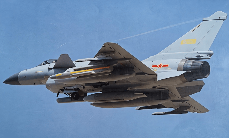 F16V战斗机与歼-10C，空中力量的两大巨头之比较，F16V战斗机与歼-10C，空中力量两大巨头的较量