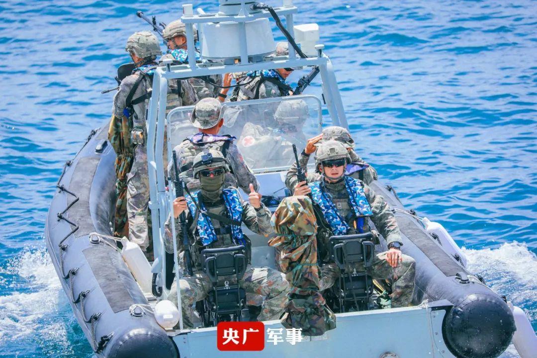 谭成宇与中国人民解放军蛟龙突击队，英勇无畏的战士典范，谭成宇与蛟龙突击队，战士典范的英勇无畏之旅
