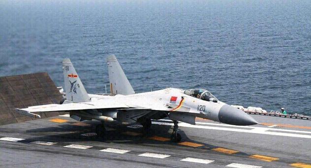 歼-15的特殊特点，中国海军航空兵的主力战斗机，歼-15特殊特点揭秘，中国海军航空兵主力战斗机的威力与荣耀