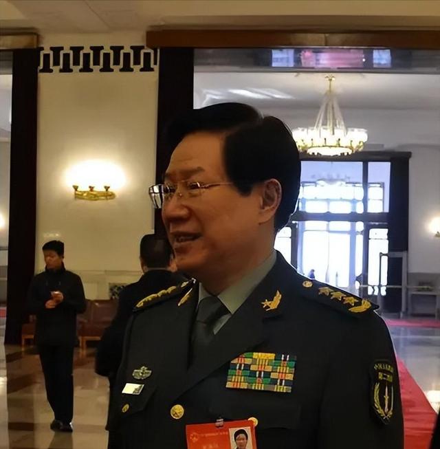 房晓峰上将父亲简历——一位令人敬仰的军事领袖及其背后的故事，房晓峰上将父亲简历，军事领袖背后的故事与传承的荣耀之路
