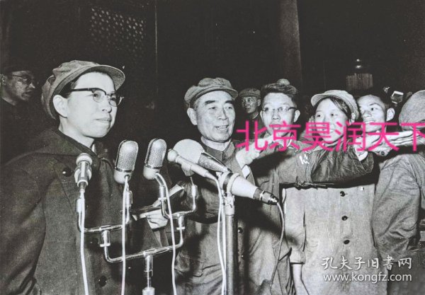 江同志与胡同志同唱合唱，一曲和谐的时代旋律，江胡两同志合唱和谐旋律，时代精神共融共鸣